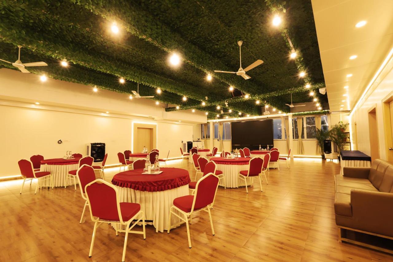 Готель Grand Regency Rajajinagar, Iskcon Temple - Wtc Бенґалуру Екстер'єр фото